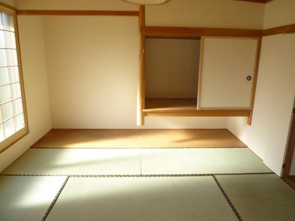 Non-living room. It is the first floor of the 7.5-tatami mat Japanese-style room.