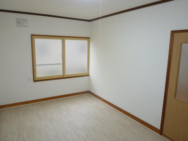 Non-living room. First floor 7.5 Pledge of Western-style