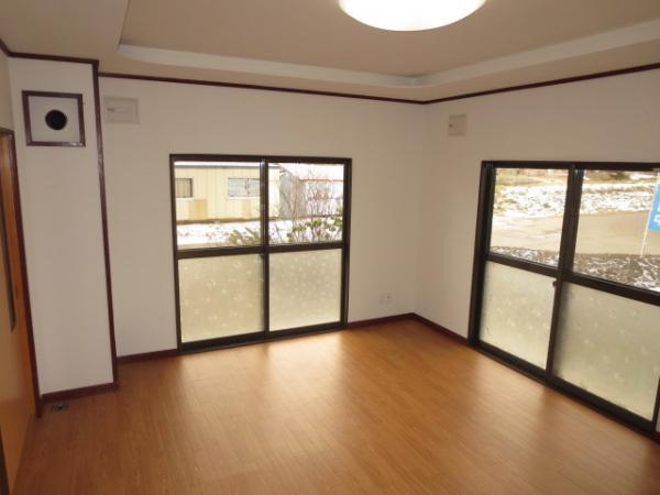 Living. If there are 10 Pledge of living window is bright.