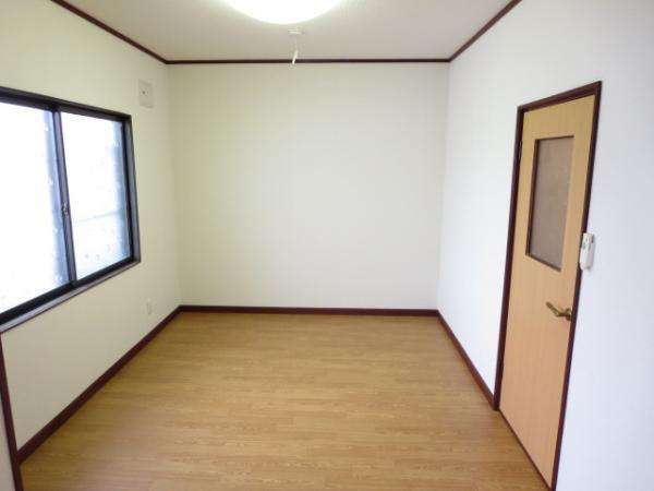 Non-living room. The second floor is a 6-quires of Western-style.