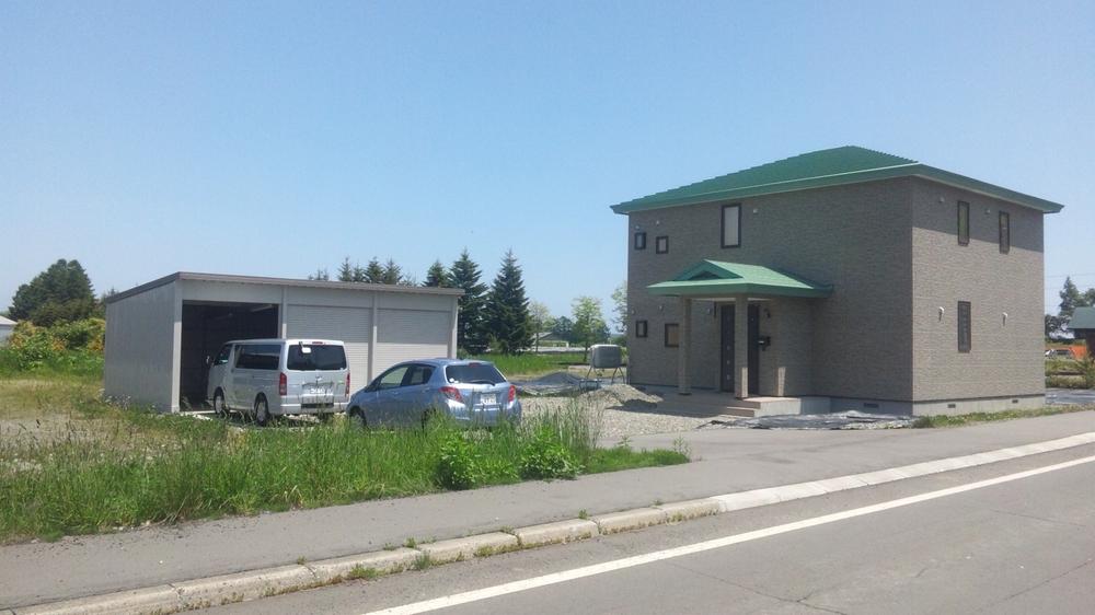 Local appearance photo. Local (June 2012) shooting