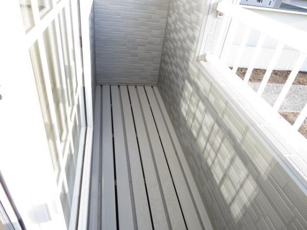 Balcony. Balconies. You Jose also laundry