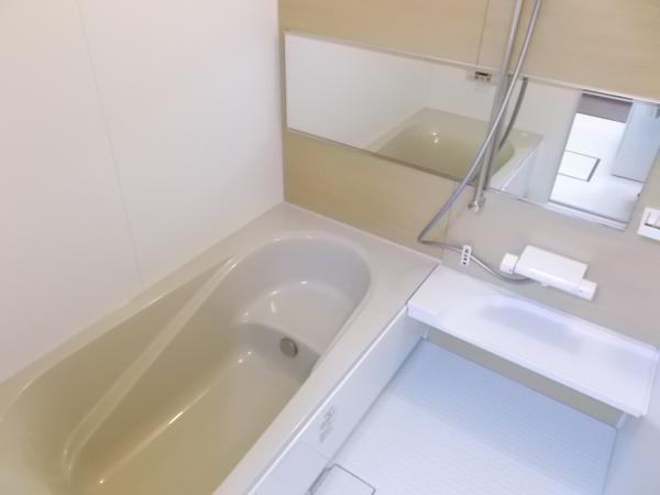 Bathroom. Loose and extended unit bus to Hitotsubo