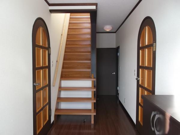 Entrance. Entrance hall also bright and clean