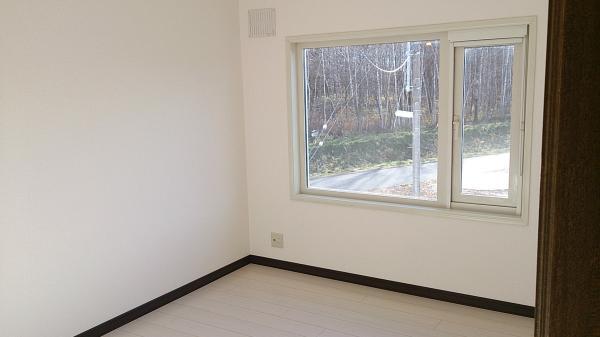 Non-living room. Bright white keynote Western-style