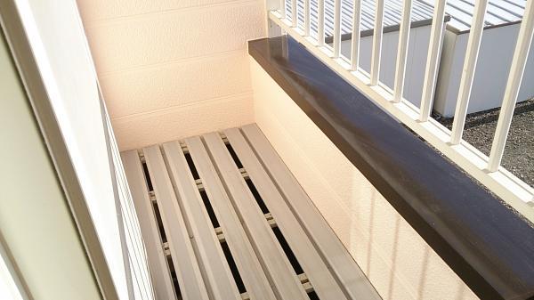 Balcony. Here Dried futon is a sunny day