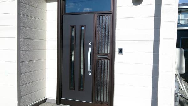 Entrance. Peace of mind at the door exchange. 