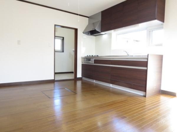 Non-living room. Kitchen is a new article