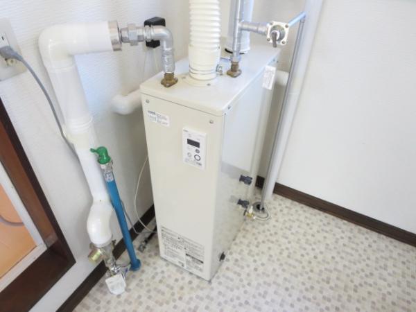 Wash basin, toilet. Of course, the boiler is also replaced.. 