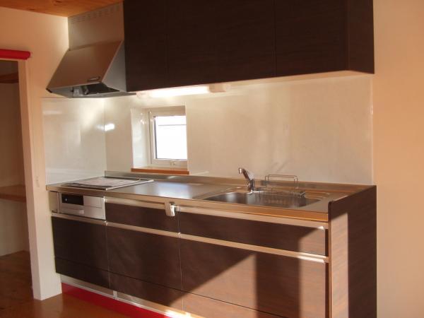 Living. IH kitchen new. 