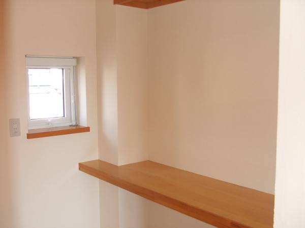 Other introspection. Dressing room, It is also a good usability little Shed shelf