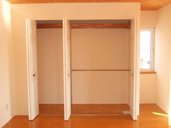 Receipt. It is ready to open the left side of the housing