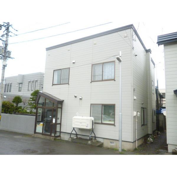 Local appearance photo. Building appearance (another angle)