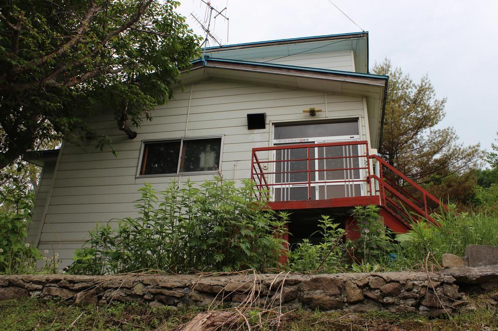 Local appearance photo. local