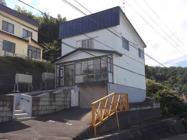 Local appearance photo. The appearance of the shooting from the east