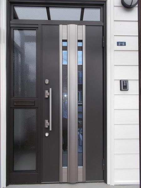 Entrance. New insulation entrance door