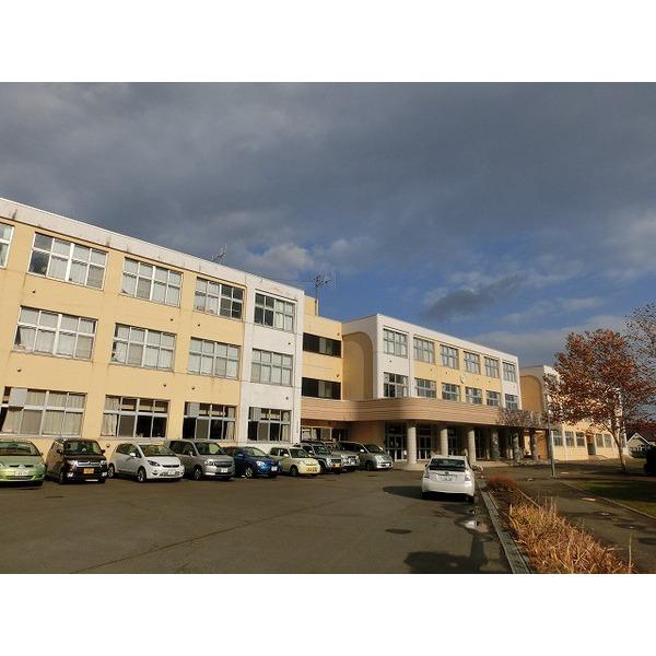 Primary school. 470m Boyodai elementary school to Otaru Municipal Boyodai Elementary School