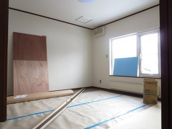 Toilet. It was instead stuck Western-style of cross