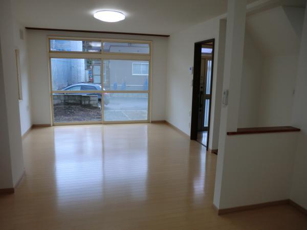 Living. Living 16 Pledge It is shiny flooring Chokawa