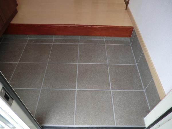 Entrance. Entrance tile was Chokawa