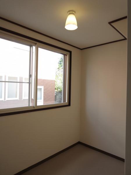 Non-living room. First floor storeroom It is convenient and out beside the front door