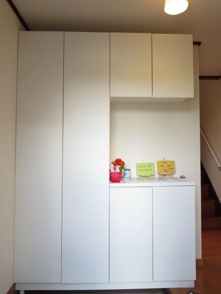 Entrance. New entrance storage Clean specific white