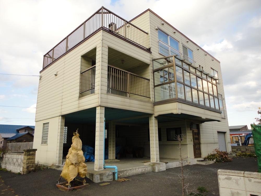 Local appearance photo