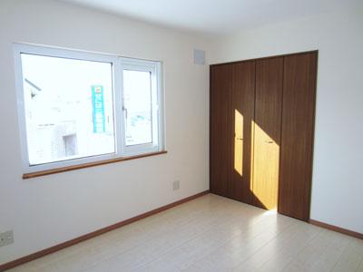 Non-living room. Right residential part: use in storage with easy 6 Pledge Western-style