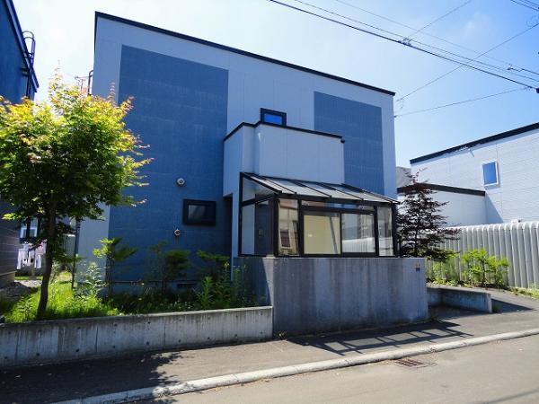 Local appearance photo