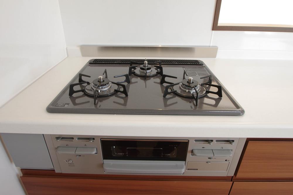 Kitchen. It shortens the cooking time in the three-necked stove!