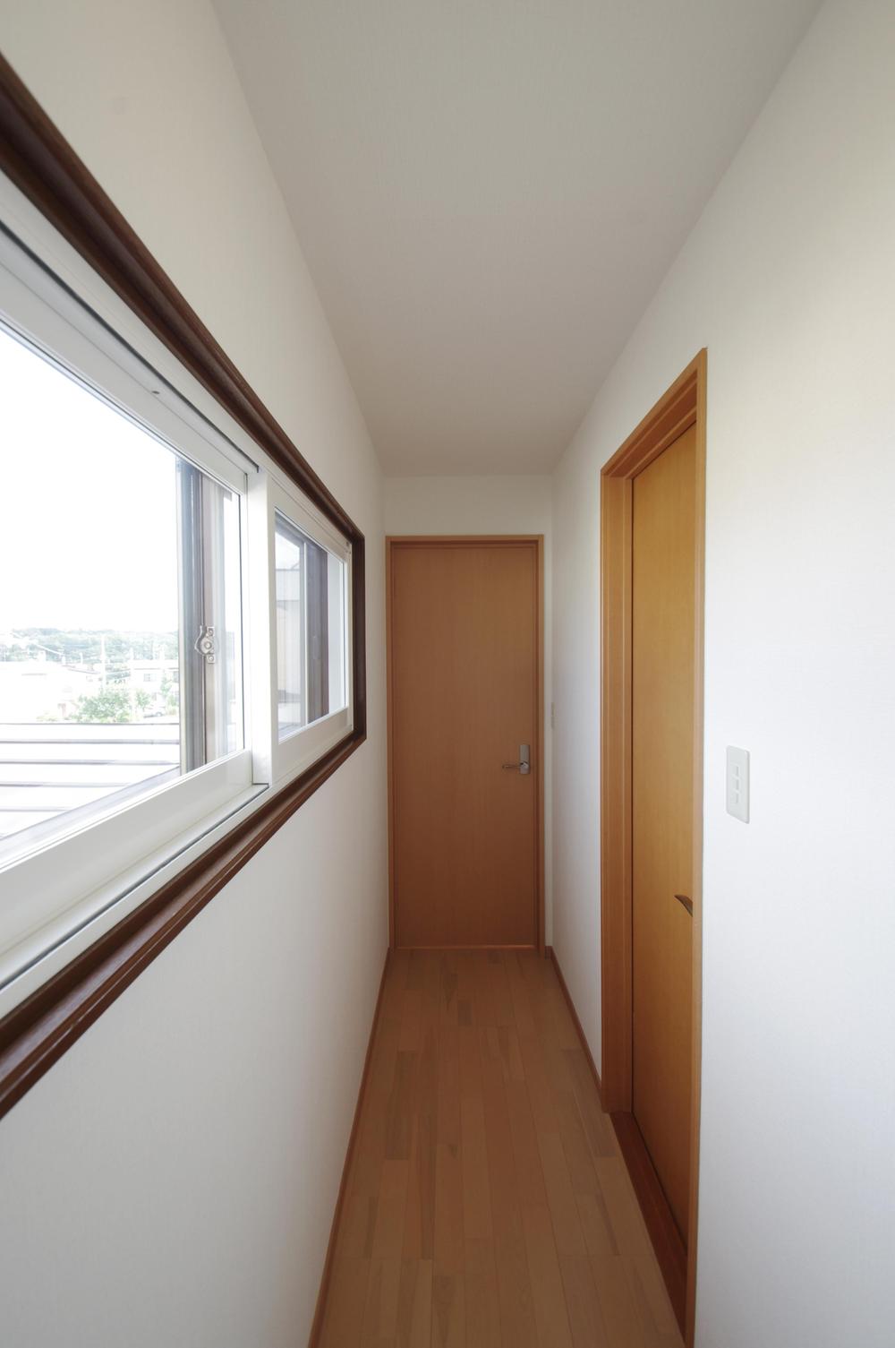 Other introspection. 2F corridor