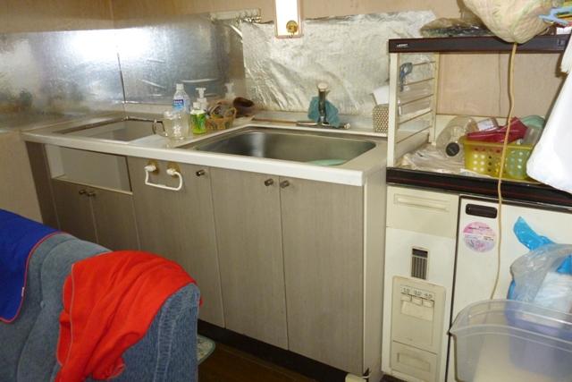 Kitchen. Kitchen on the second floor. Of course, removal is also possible. It is convenient to change in the closet.