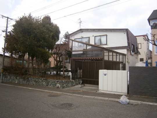 Local appearance photo. Exterior (1)