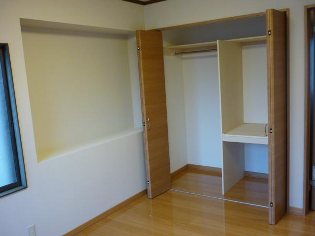 Non-living room. 2 Kaiyoshitsu