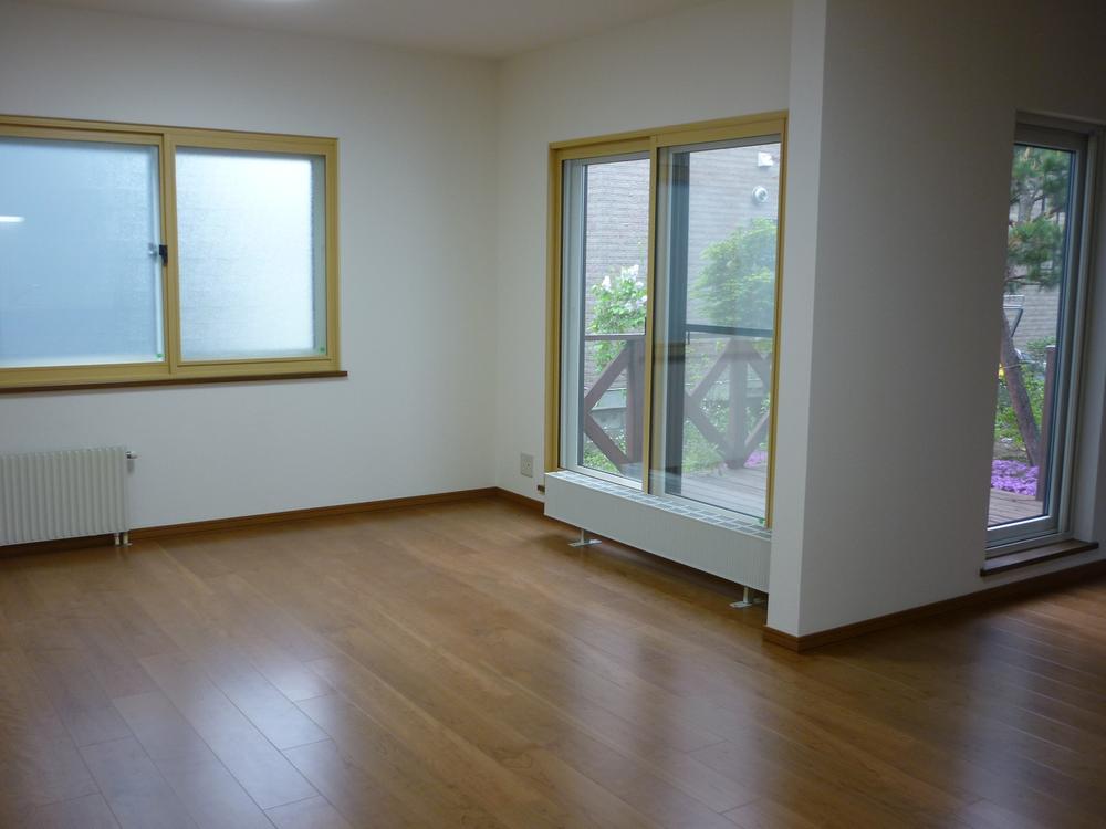 Living. Living room Ikeru out on the wood deck