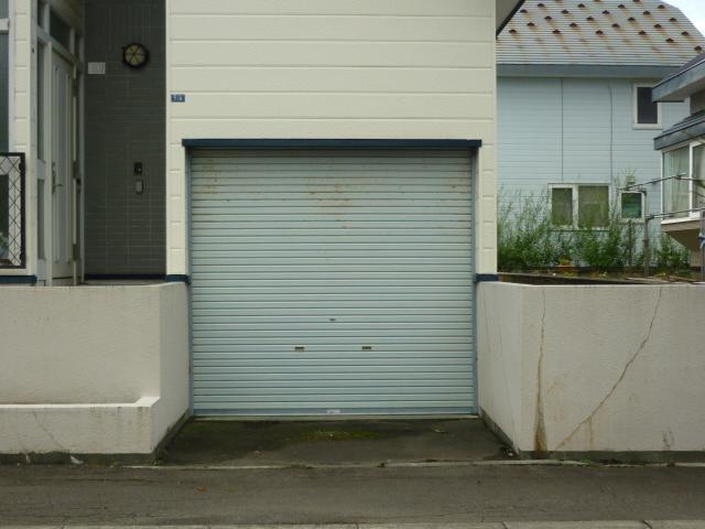 Parking lot. Built-in garage of height 2400mm ☆ 