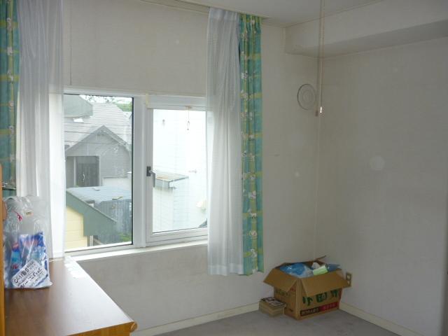 Non-living room. 2 Kaiyoshitsu