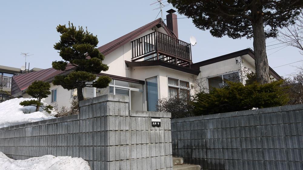 Local appearance photo