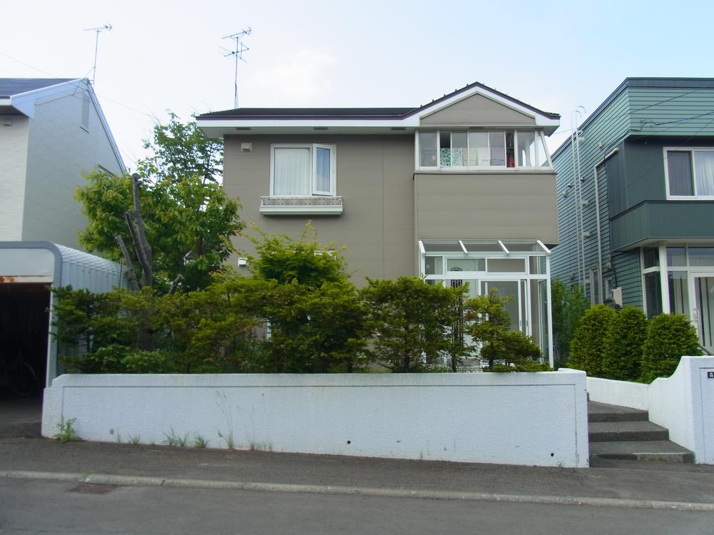 Local appearance photo. The appearance of the front