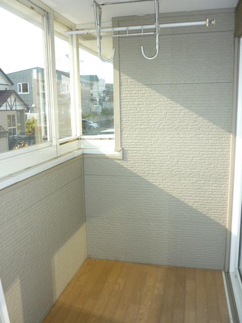 Balcony. Sunny solarium on the south-facing! 