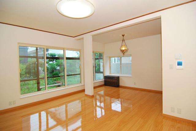 Living. spacious, LDK about 20 Pledge