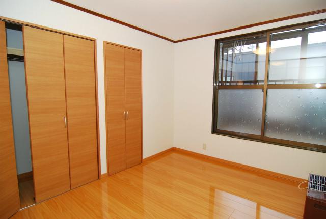 Non-living room. 2 Kaiyoshitsu