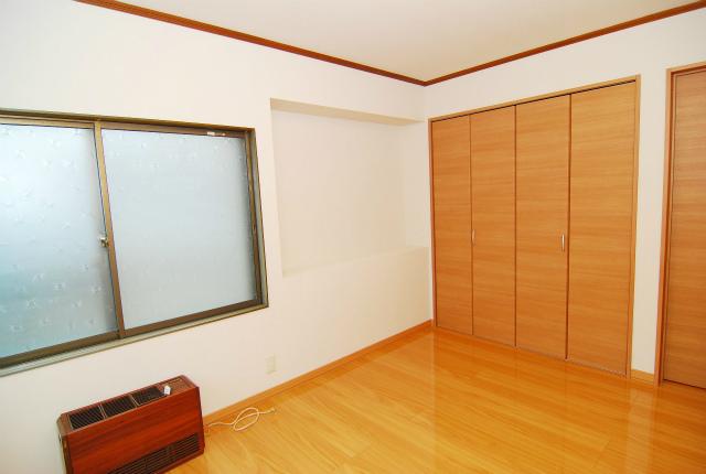 Non-living room. 2 Kaiyoshitsu