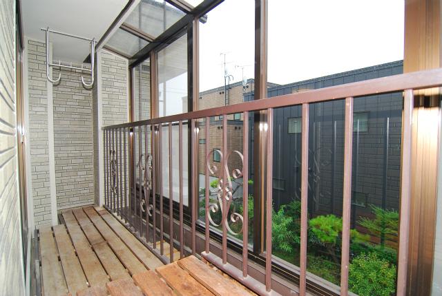 Other introspection. Second floor veranda