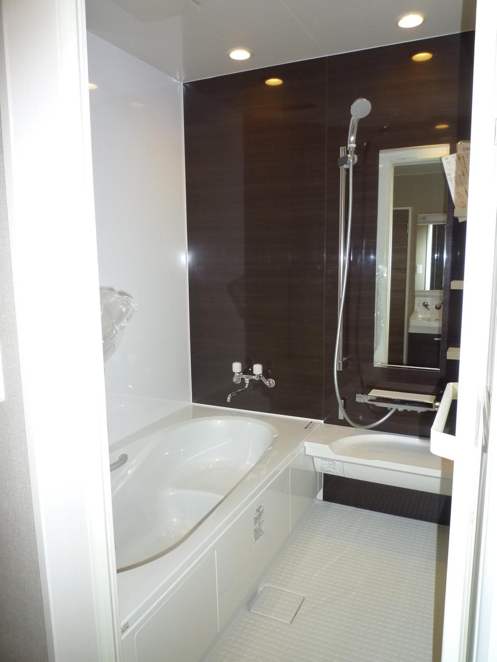 Bathroom. Bathroom (1 tsubo)