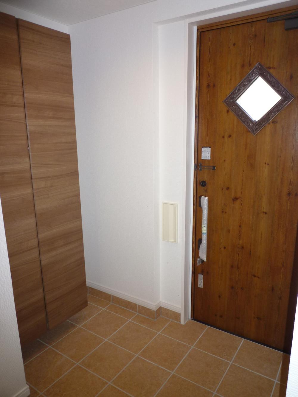 Entrance. Entrance (inside)