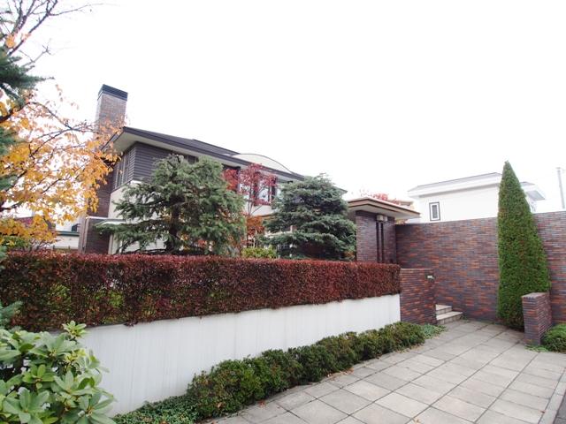 Local appearance photo. Local (10 May 2013) Shooting