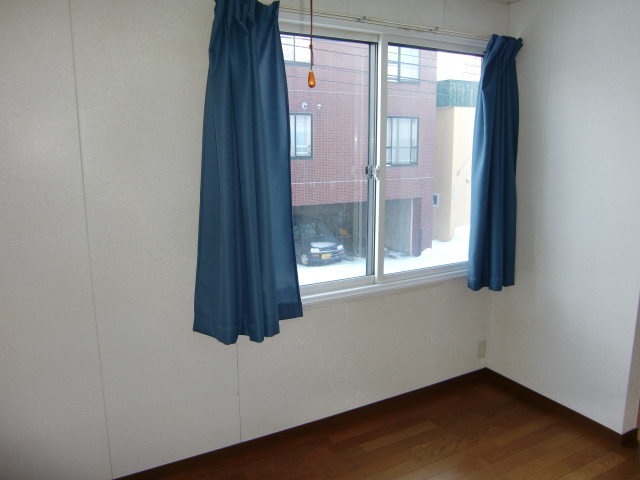 Other room space. With curtain?! 