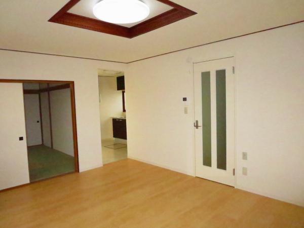 Living. Living south