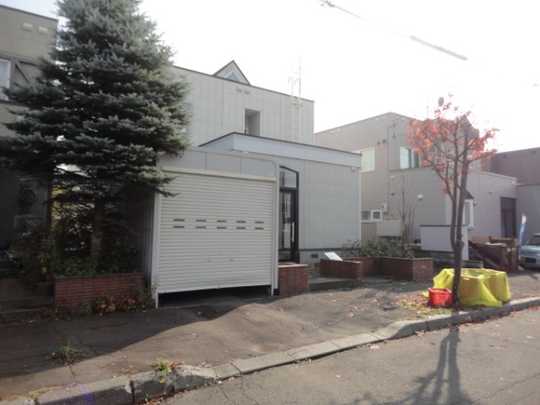 Local appearance photo. Local 1